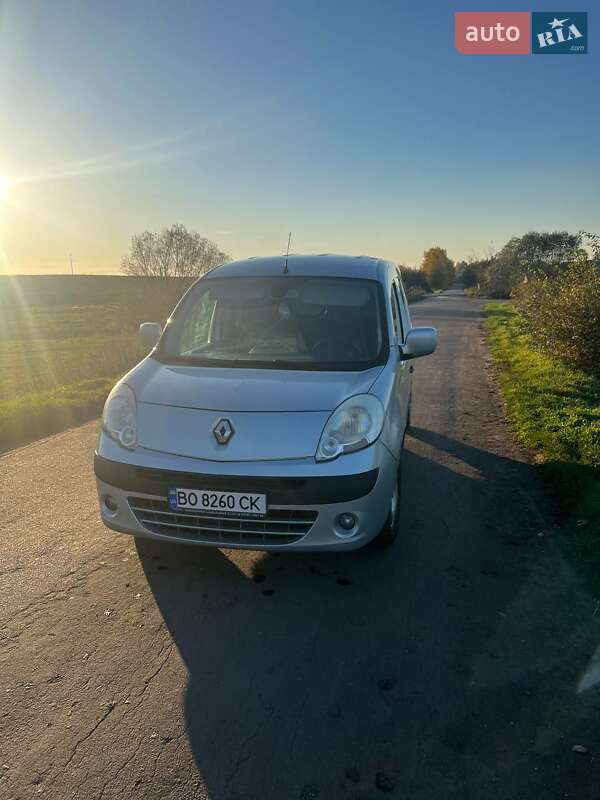 Мінівен Renault Kangoo 2010 в Тернополі