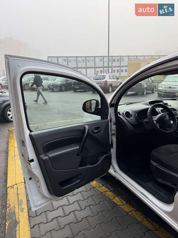 Грузовой фургон Renault Kangoo 2016 в Львове