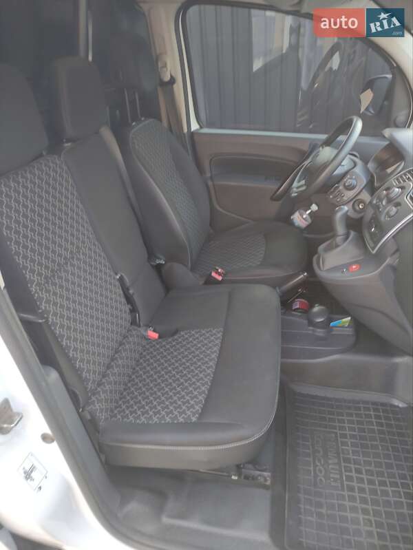 Грузовой фургон Renault Kangoo 2016 в Полтаве