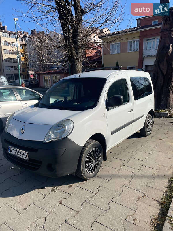 Минивэн Renault Kangoo 2009 в Надворной