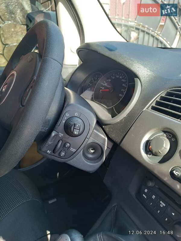 Мінівен Renault Kangoo 2012 в Чернівцях