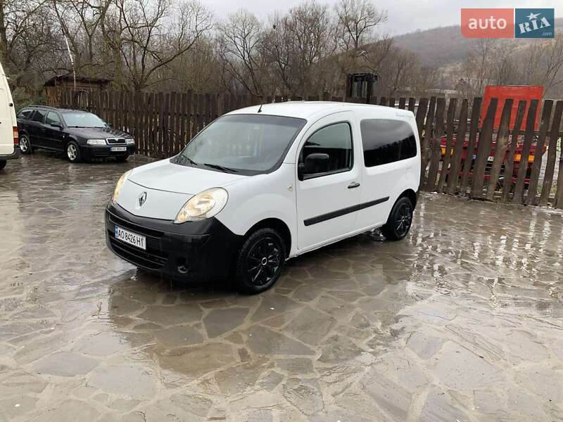 Минивэн Renault Kangoo 2011 в Воловце