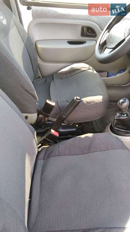 Минивэн Renault Kangoo 2003 в Нововолынске