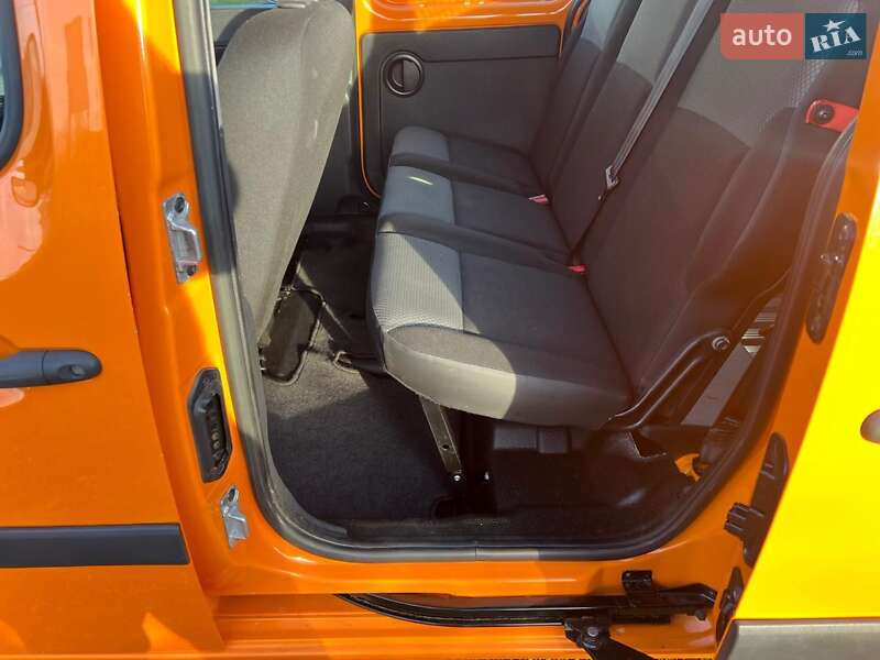 Мінівен Renault Kangoo 2017 в Чернівцях