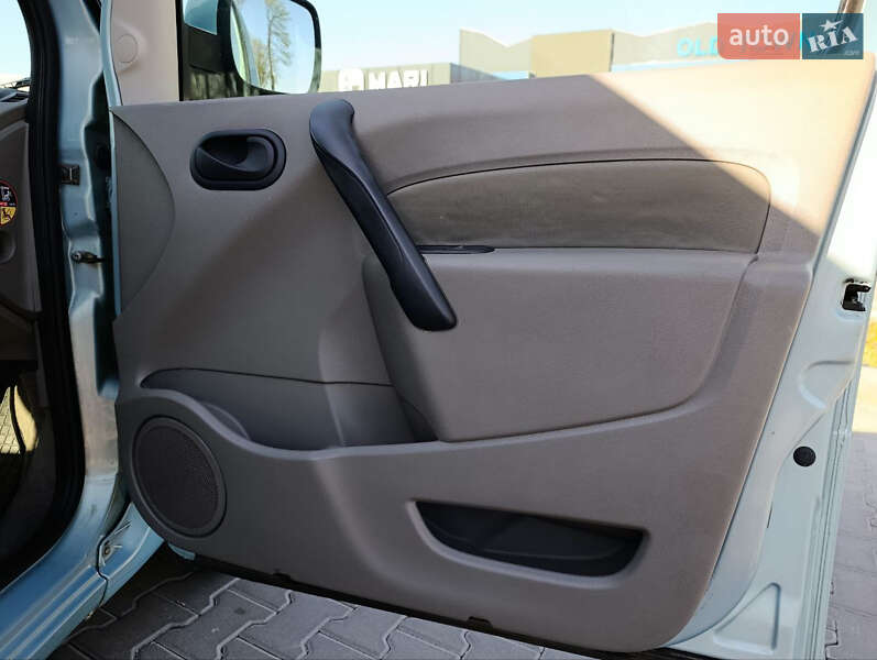 Минивэн Renault Kangoo 2009 в Виннице