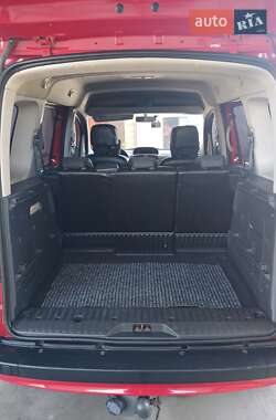 Минивэн Renault Kangoo 2012 в 