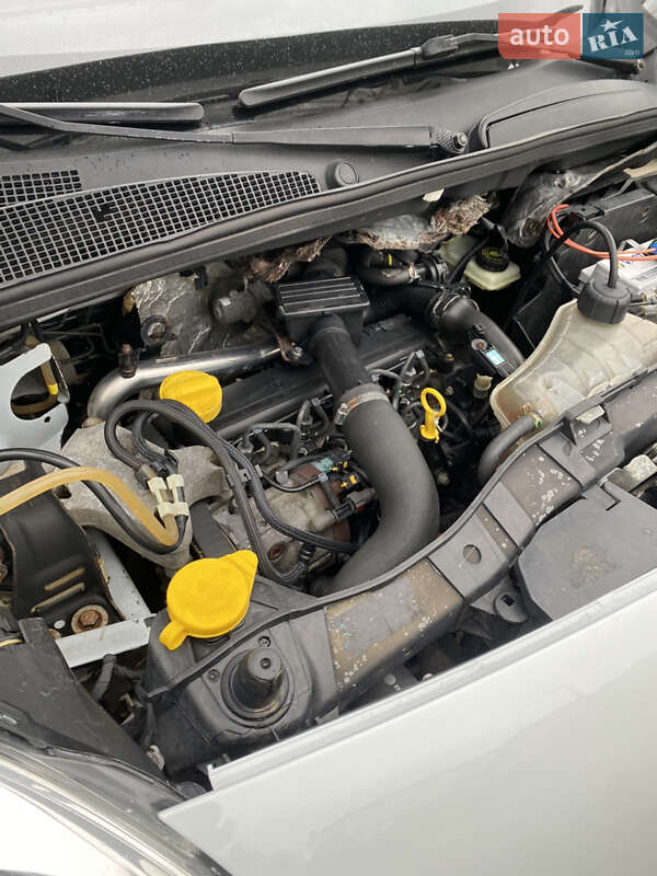 Грузовой фургон Renault Kangoo 2011 в Ровно