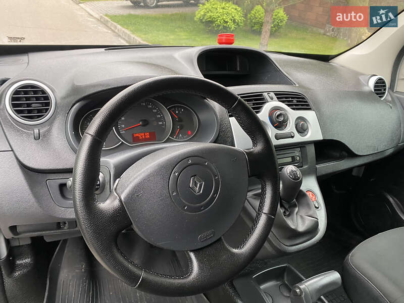 Грузовой фургон Renault Kangoo 2011 в Ровно
