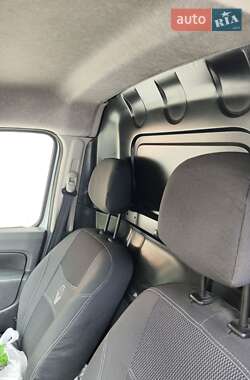 Грузовой фургон Renault Kangoo 2015 в 