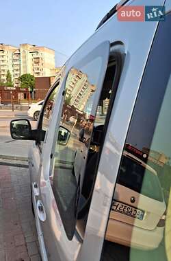 Минивэн Renault Kangoo 2012 в 