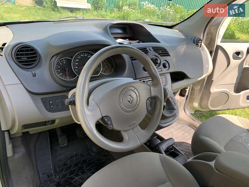 Минивэн Renault Kangoo 2010 в Пирятине