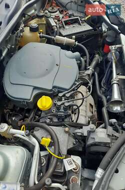 Минивэн Renault Kangoo 2004 в 