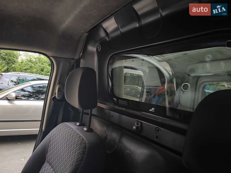 Вантажний фургон Renault Kangoo 2015 в Києві