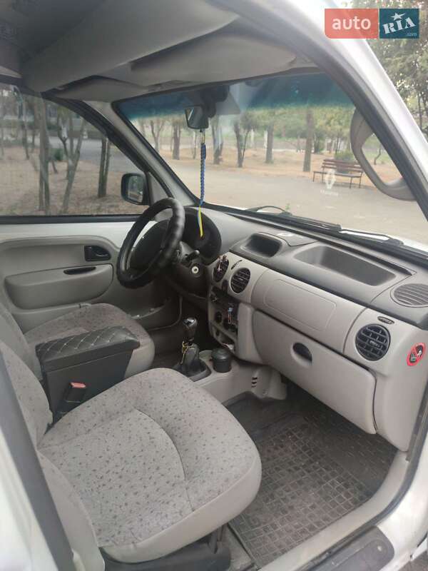 Минивэн Renault Kangoo 2004 в Николаеве фото 5 Минивэн Renault Kangoo 2004 в Николаеве