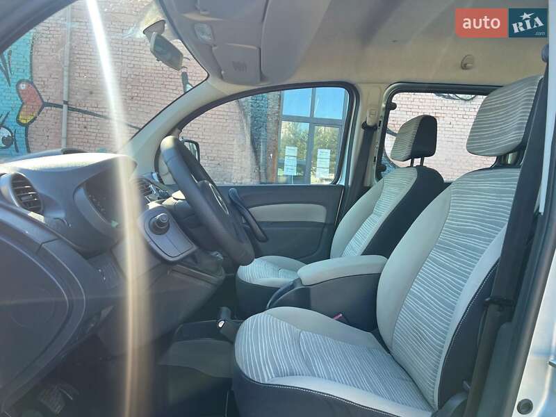 Минивэн Renault Kangoo 2011 в Луцке