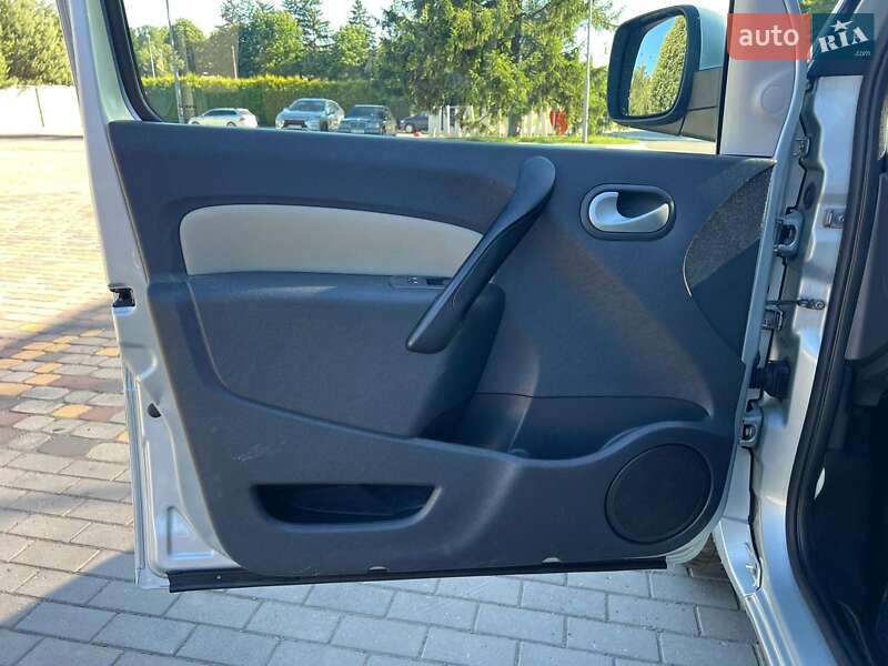 Минивэн Renault Kangoo 2011 в Луцке