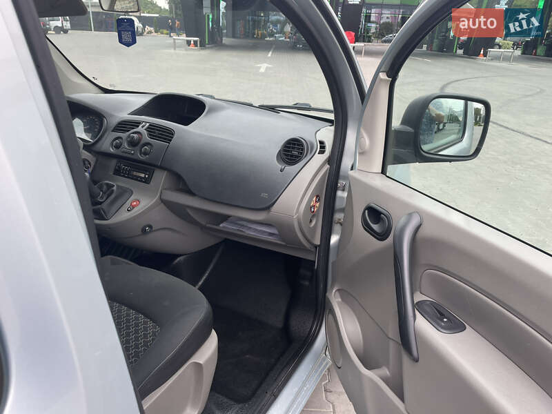 Минивэн Renault Kangoo 2010 в Луцке