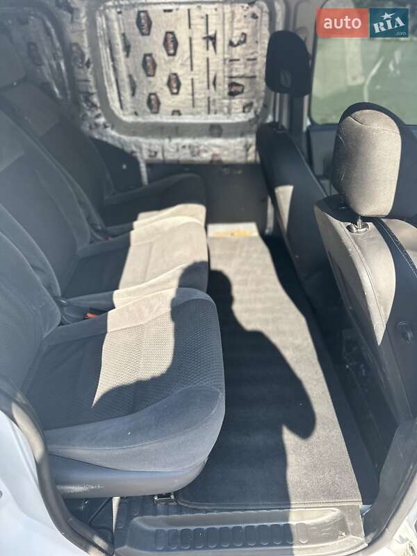 Грузовой фургон Renault Kangoo 2015 в Хороле фото 9 Грузовой фургон Renault Kangoo 2015 в Хороле