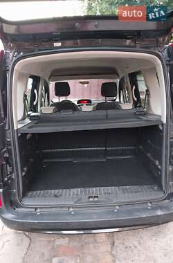 Минивэн Renault Kangoo 2011 в 