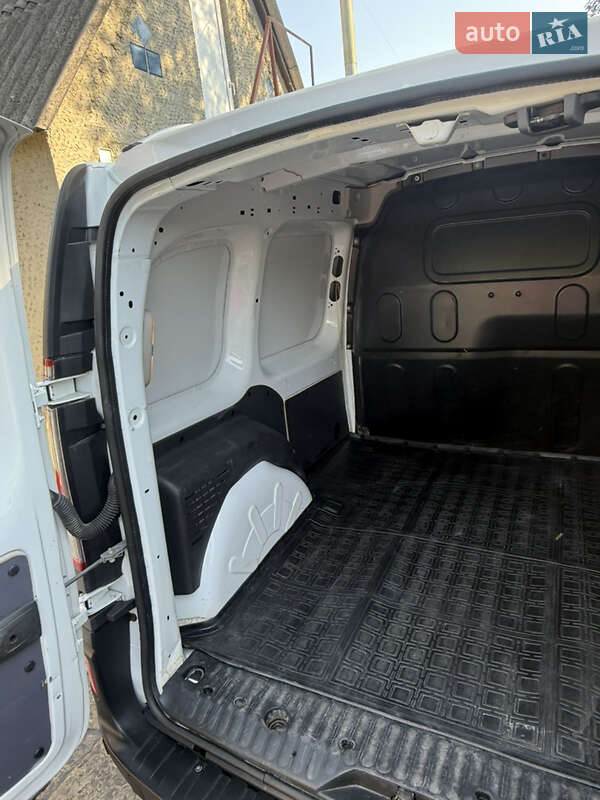 Грузовой фургон Renault Kangoo 2019 в 