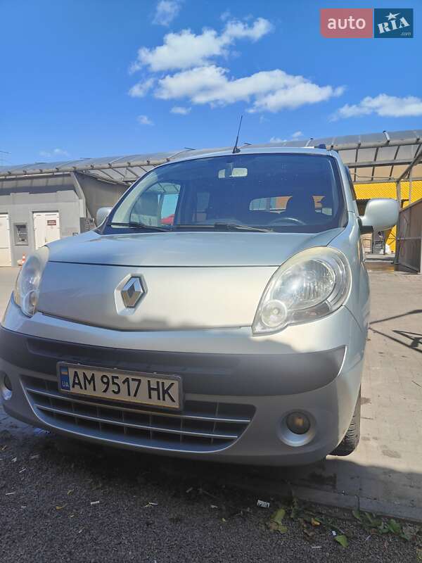 Минивэн Renault Kangoo 2012 в 