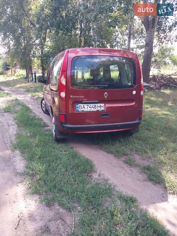 Минивэн Renault Kangoo 2011 в Александровке
