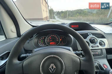 Минивэн Renault Kangoo 2013 в 