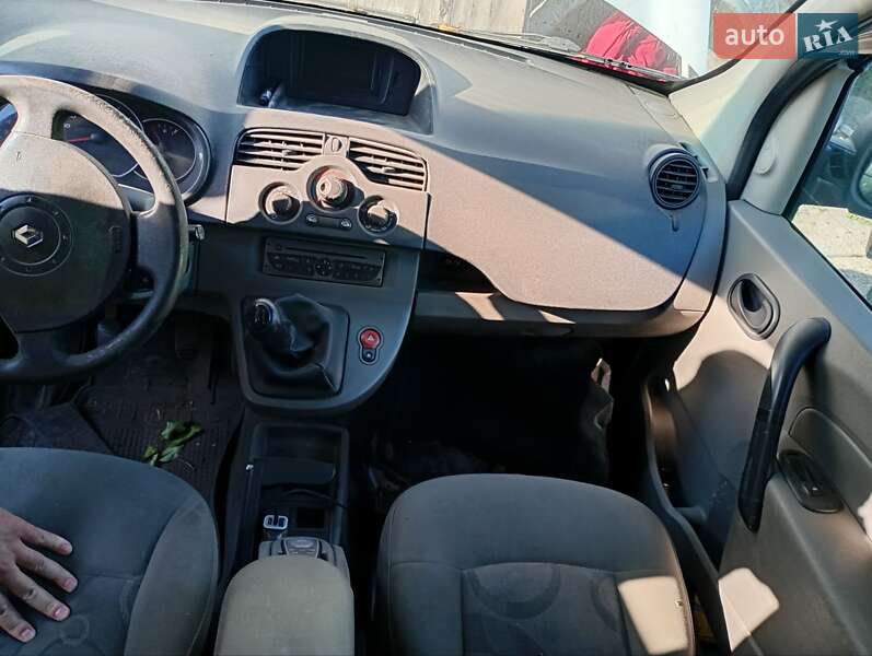 Грузовой фургон Renault Kangoo 2010 в Александрие