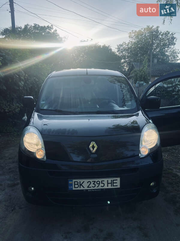 Минивэн Renault Kangoo 2009 в Млинове