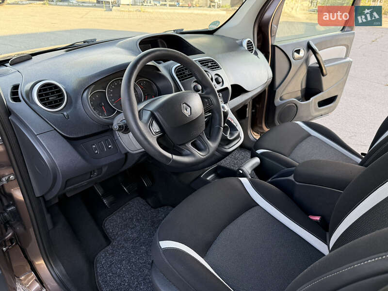 Мінівен Renault Kangoo 2015 в Дніпрі