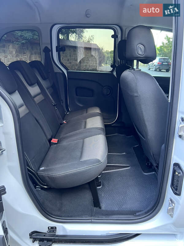 Мінівен Renault Kangoo 2017 в Чернівцях