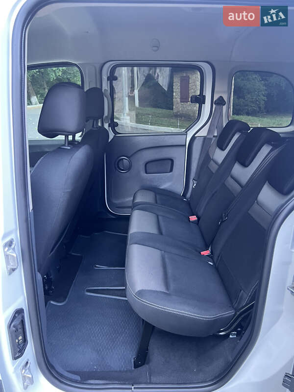 Мінівен Renault Kangoo 2017 в Чернівцях