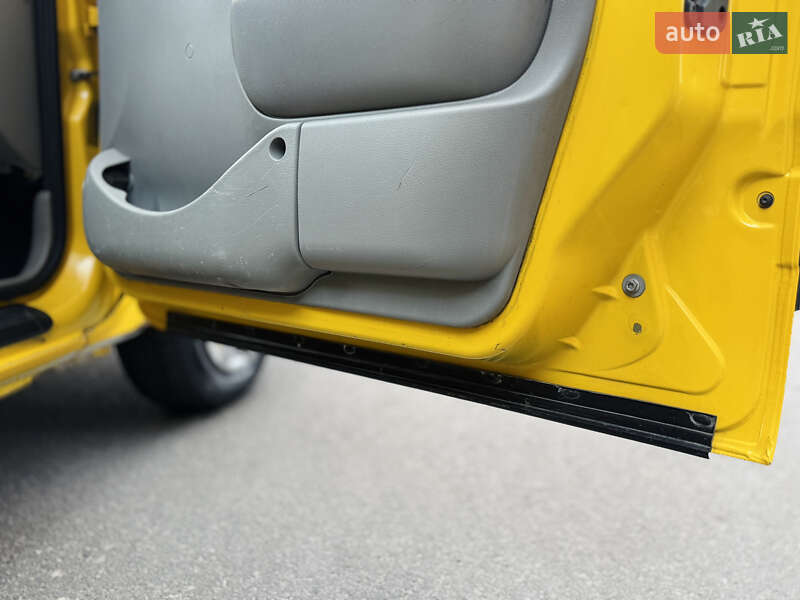 Минивэн Renault Kangoo 2003 в Киеве