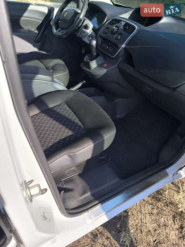 Вантажопасажирський фургон Renault Kangoo 2016 в Дніпрі