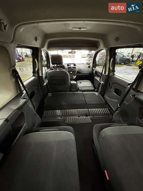 Мінівен Renault Kangoo 2015 в Чернівцях
