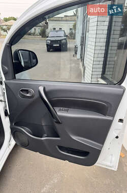 Грузовой фургон Renault Kangoo 2019 в 