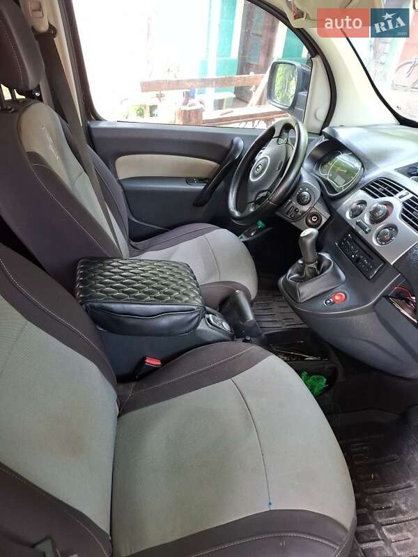 Минивэн Renault Kangoo 2012 в Каменец-Подольском