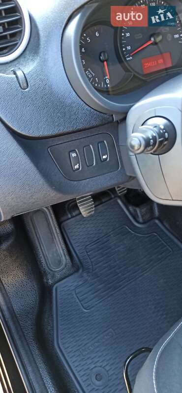 Минивэн Renault Kangoo 2015 в Черновцах
