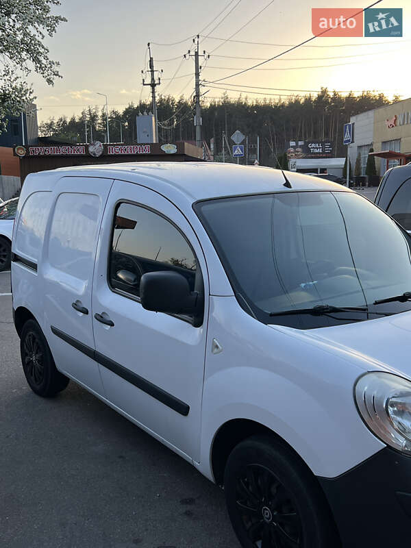 Грузовой фургон Renault Kangoo 2010 в Гадяче