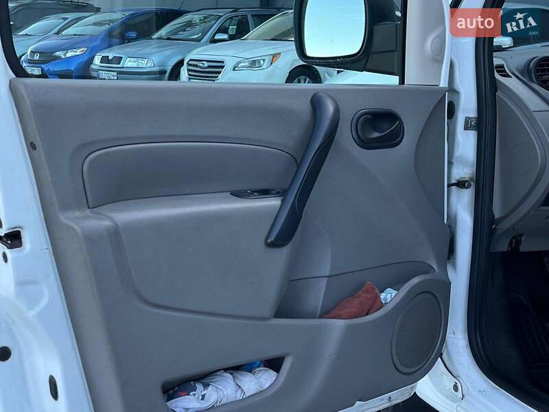 Минивэн Renault Kangoo 2010 в Львове