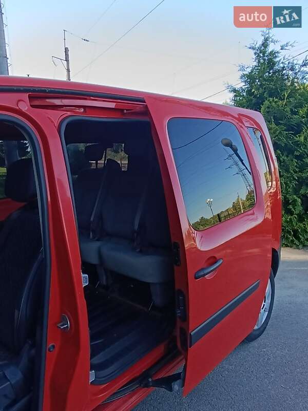 Грузопассажирский фургон Renault Kangoo 2015 в Львове