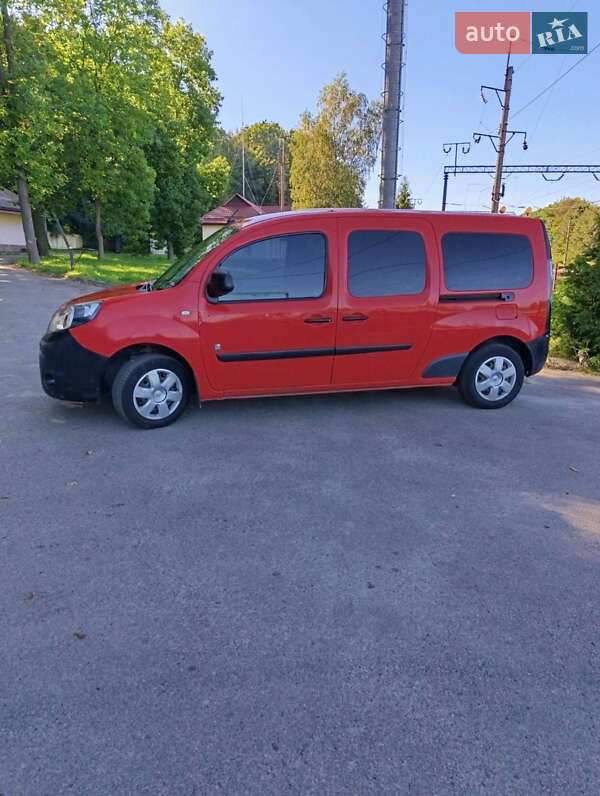 Грузопассажирский фургон Renault Kangoo 2015 в Львове