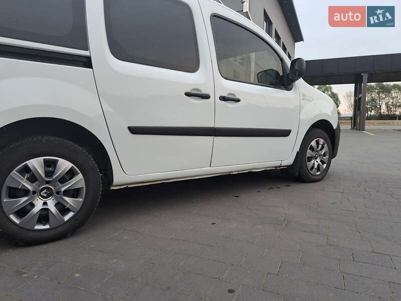 Минивэн Renault Kangoo 2009 в Перегинском