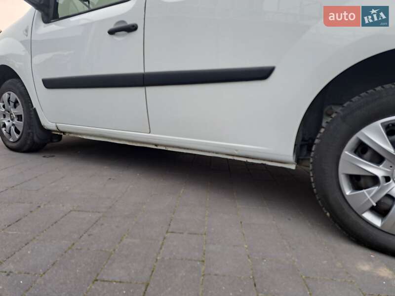 Минивэн Renault Kangoo 2009 в Перегинском