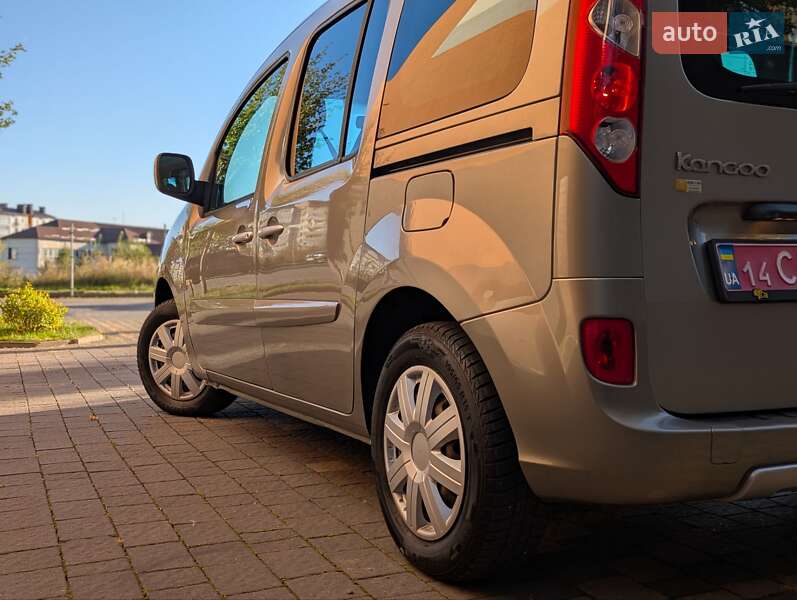 Минивэн Renault Kangoo 2011 в Ивано-Франковске