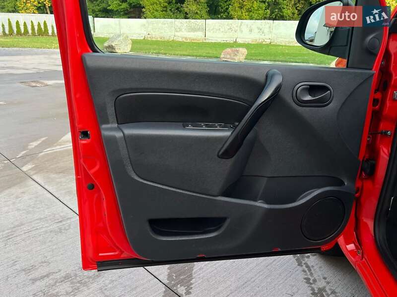 Минивэн Renault Kangoo 2015 в Киеве