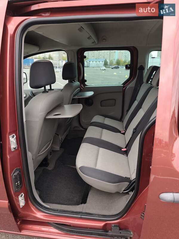 Минивэн Renault Kangoo 2010 в Киеве