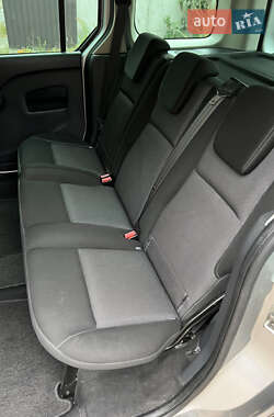 Минивэн Renault Kangoo 2015 в 