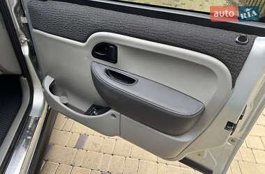 Минивэн Renault Kangoo 2003 в 