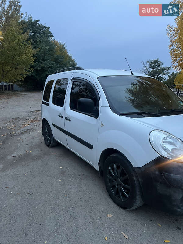 Вантажний фургон Renault Kangoo 2009 в Дніпрі фото Вантажний фургон Renault Kangoo 2009 в Дніпрі